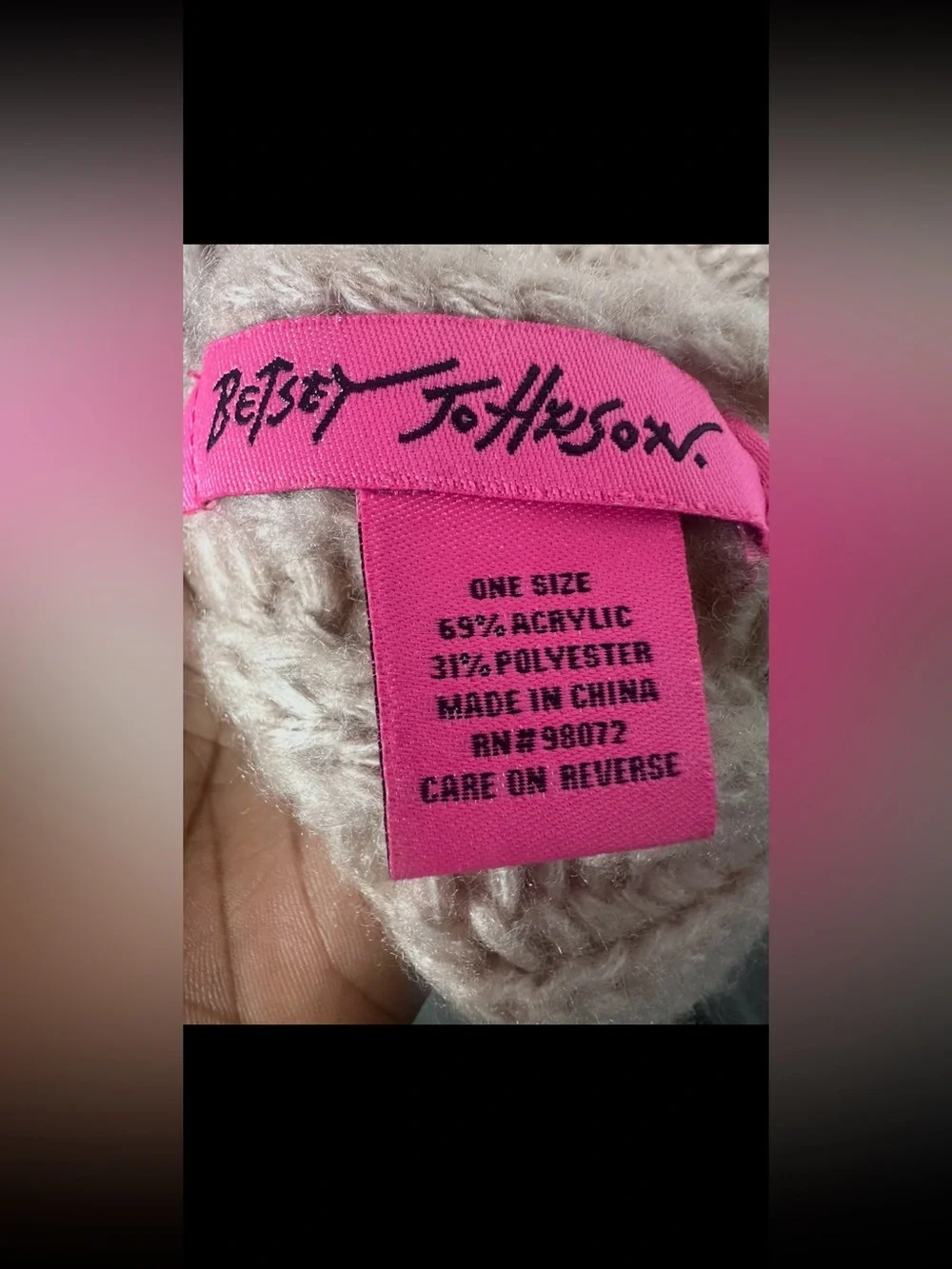 Betsey Johnson light pink Ribbed Knit Scarf w/pearls -